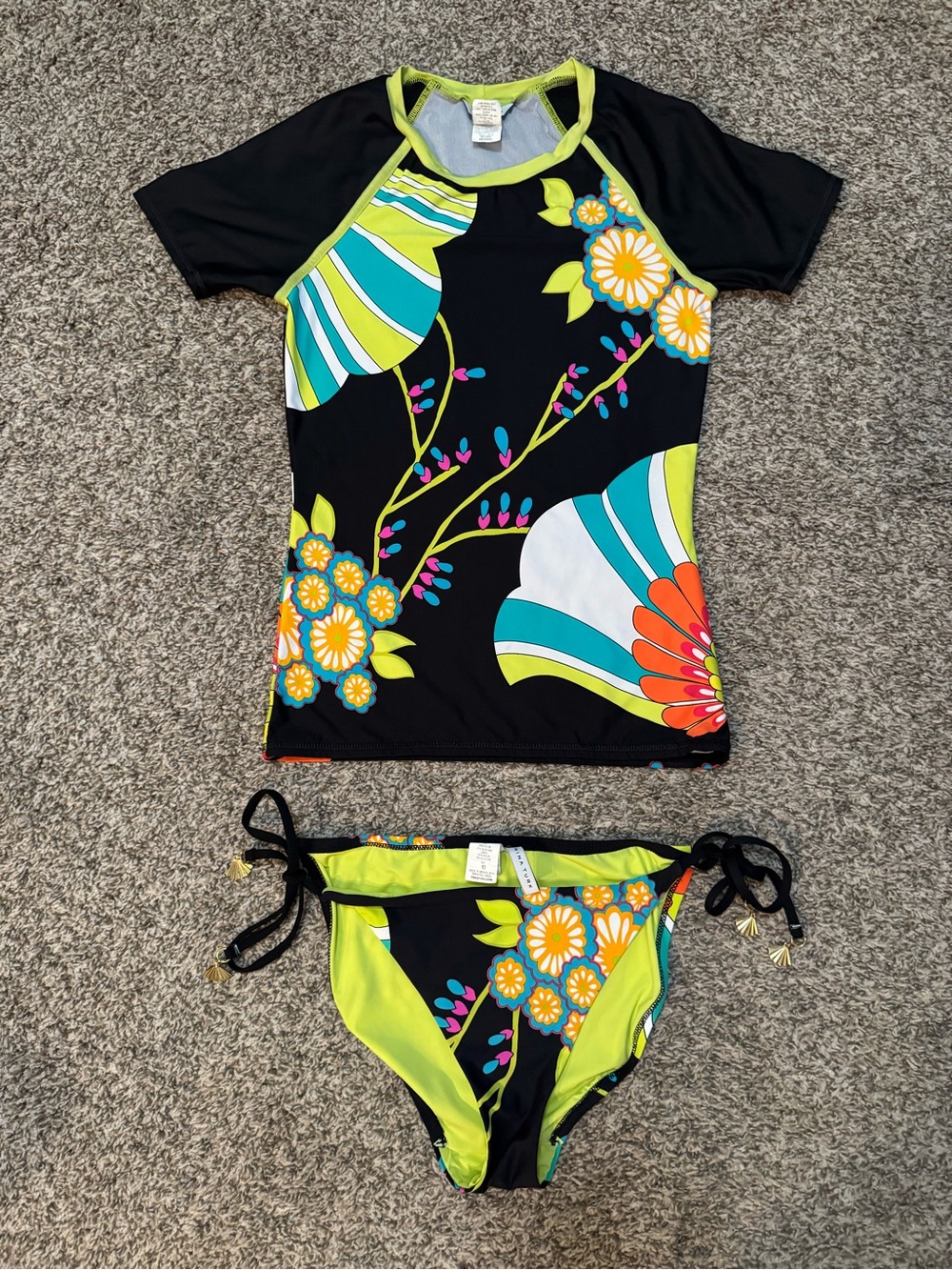 Trina Turk Fuji Fans Surf Rash Guard Swim Top and Bikini Set Size Medium